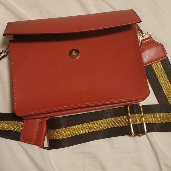 Red crossbows bag - Picture 3 of 3